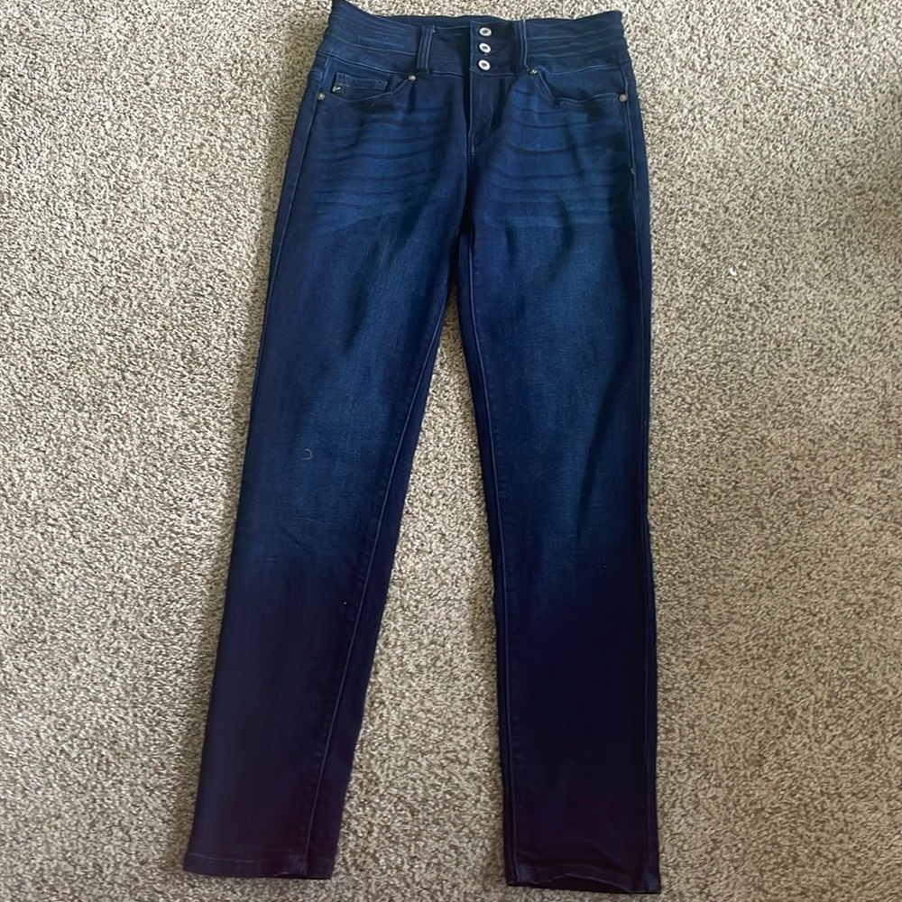 Kancan size 7/27 dark wash skinny jeans